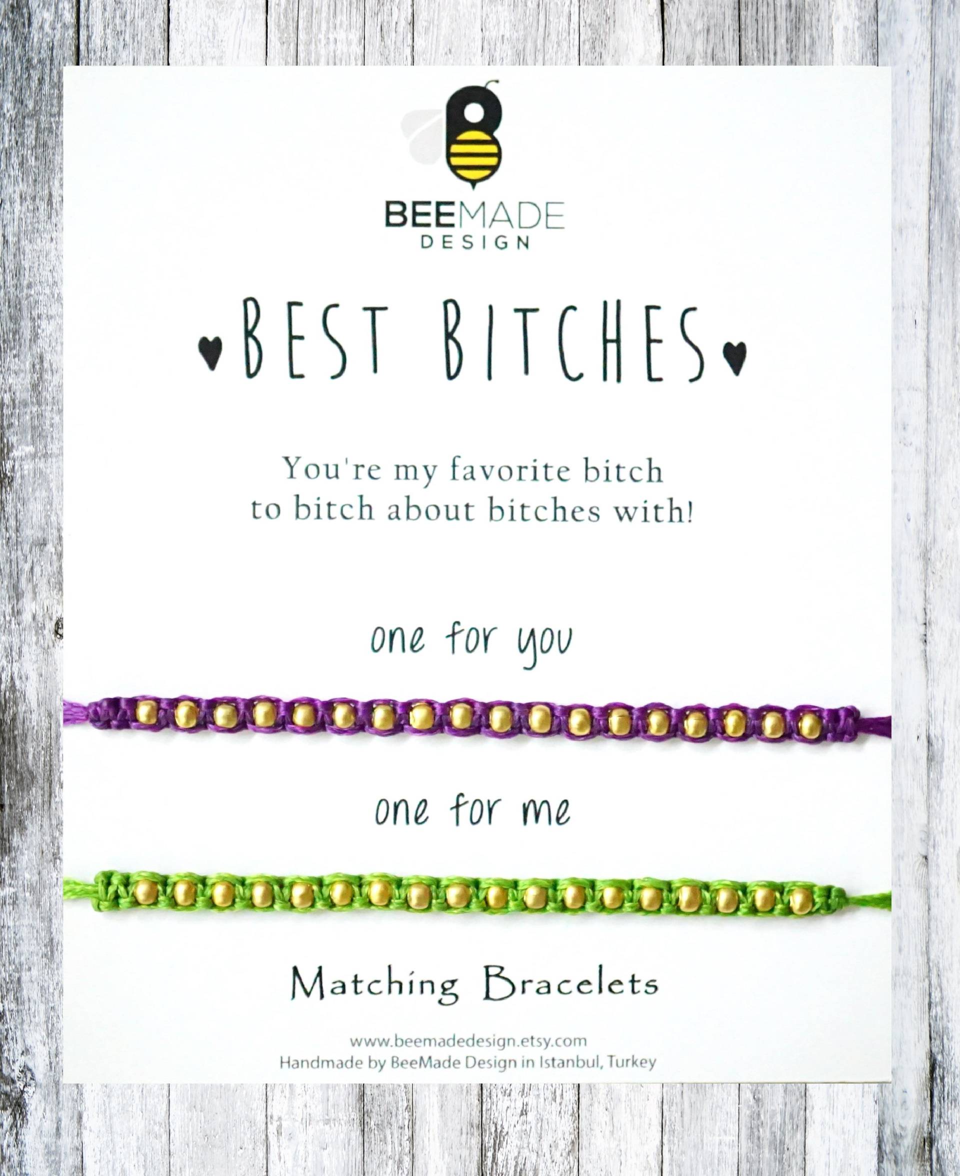 Passende Armbänder Für Zwei - Handgefertigte Makramee Mit Vergoldeten Perlen von BeeMadeDesign