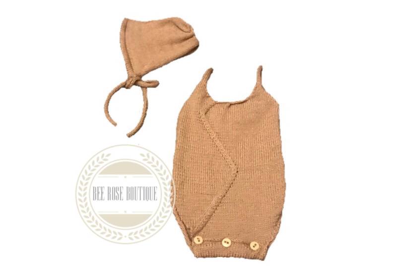Gestrickter Body Und Häubchen| Baby Strampler Häubchen Set Gestrickt| Babykleidung Preemie Mädchen Kleidung| Baby Mädchen| Coming Home Outfit von BeeRoseBoutique