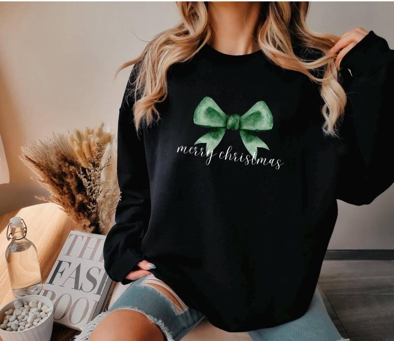 Christmas Bow Sweater|Cozy X-Mas Sweater|Merry Christmas|Hohoho|Christmas Print|X-Mas Present For Woman|Winter Season|Happy von BeeWitchedAtelier
