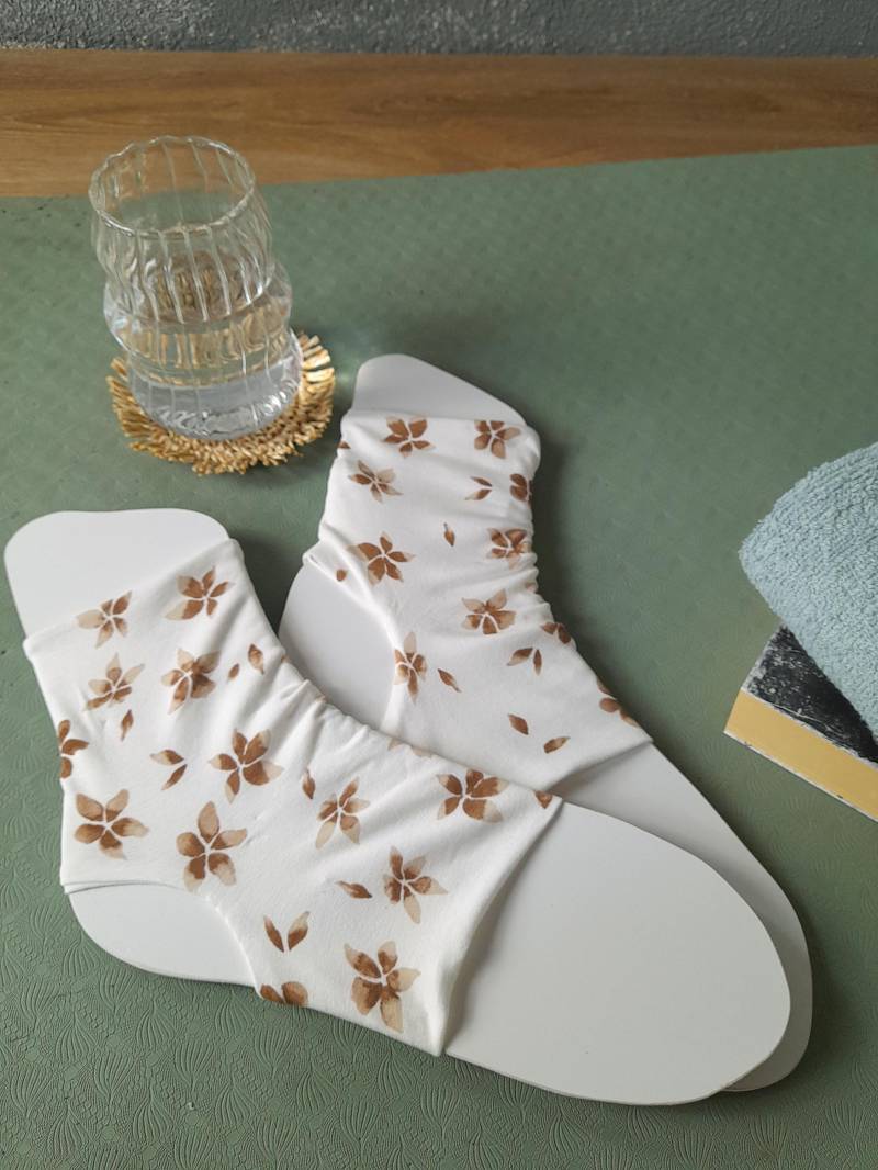 Yogasocken Gr. 36/37- Pilatessocken Zehen- Und Fersenfrei Aus Baumwolljersey - Unikat Handmade Genäht- Geschenk Für Die Freundin Yogasocken Gr. 36/37- Pilatessocken Zehen- Und Fersenfrei Aus Baumwolljersey - Unikat Handmade Genäht- Geschenk Für Die Freundin von BeeeSox