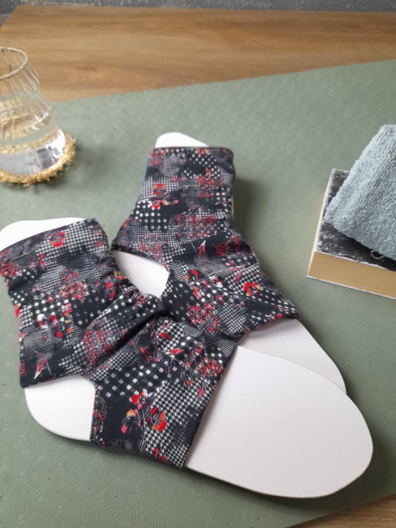 Yogasocken Gr. 40/41- Einzelstück Pilatessocken Zehen- Und Fersenfrei Aus Baumwolljersey - Handmade Genäht- Geschenk Für Die Freundin Yogasocken Gr. 40/41- Einzelstück Pilatessocken Zehen- Und Fersenfrei Aus Baumwolljersey - Handmade Genäht- Geschenk Für Die Freundin von BeeeSox