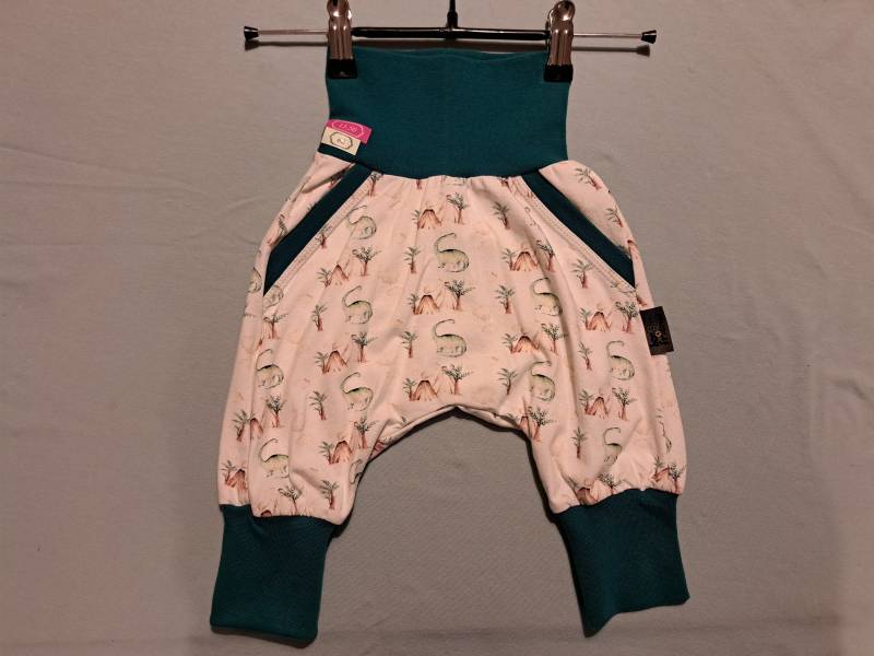 Pumphose, Gr. 56 - 98, Dino Am Vulkan von BeefriendsShop
