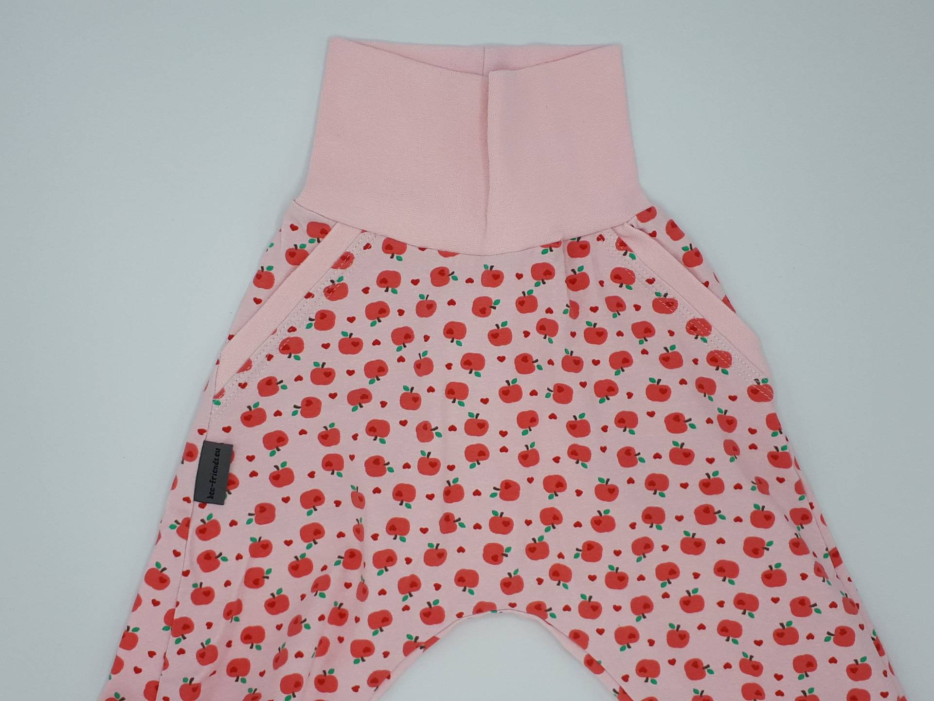 Pumphose, Gr. 86 "Rote Äpfel", Kuschelhose von BeefriendsShop