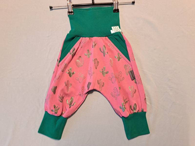 Pumphose Gr. 68, Kaktus, Grün Metallic/Beere von BeefriendsShop