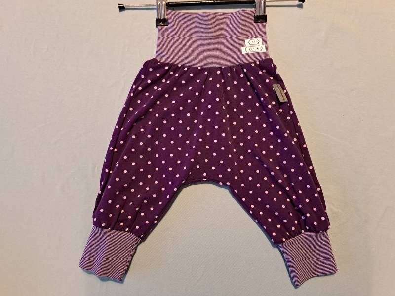 Pumphose Lila Pünktchen, Gr. 56-98 von BeefriendsShop