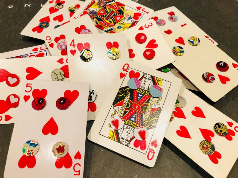 Ohrringe Aus Einer Vintage Blechdose, Set Of 2 von BeehiveHooksandHoops