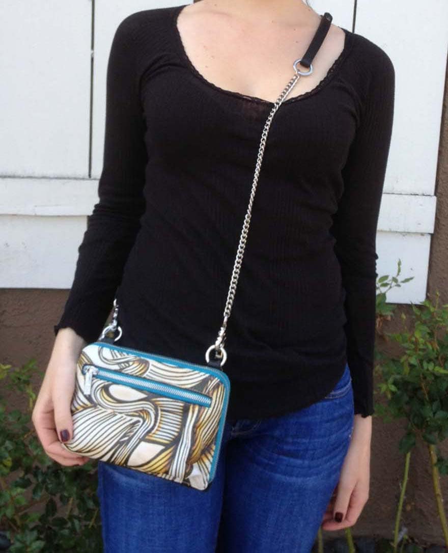 Cross Body Chain Zip Um Iphone Brieftasche Geldbörse Mit Graffiti Gedruckt Leder Cross Body Chain Zip Um Iphone Brieftasche Geldbörse Mit Graffiti Gedruckt Leder von BeehiveJewelryStore