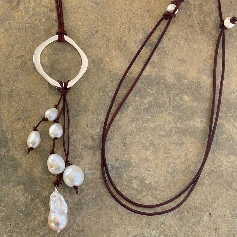 Handgefertigte Lange Lariat Kette Aus Sterling Silber Mit Süßwasserperlen Handgefertigte Lange Lariat Kette Aus Sterling Silber Mit Süßwasserperlen von BeehiveJewelryStore