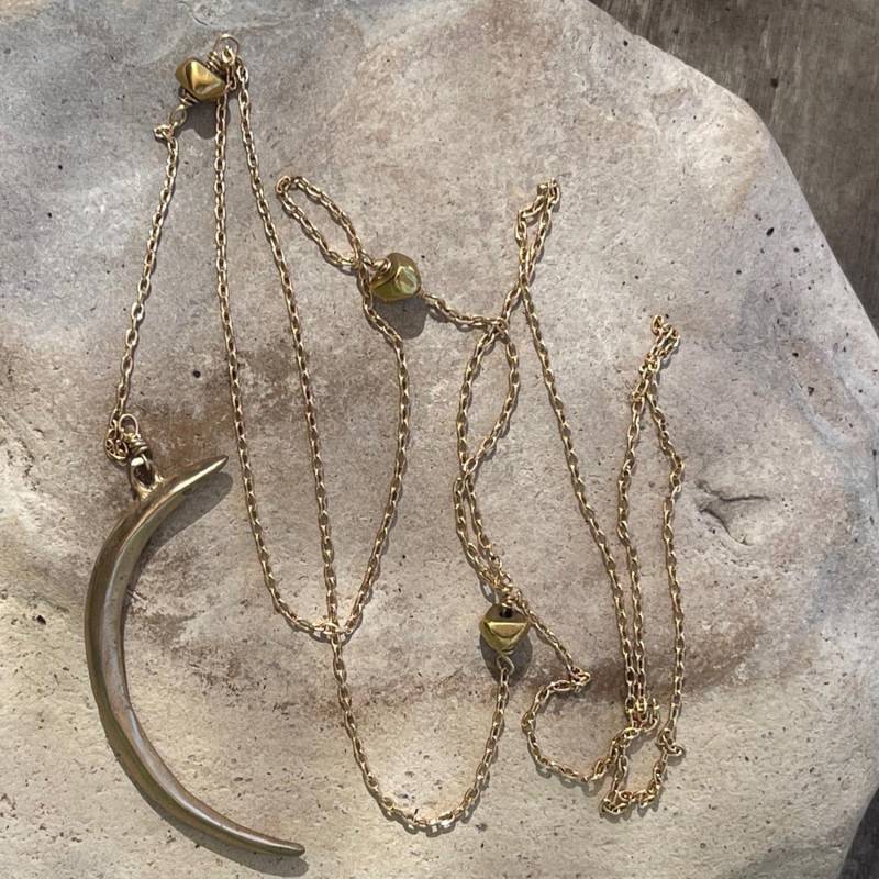 Handgemachte Gold Filled Lange Halbmond Lariat Zarte Halskette Handgemachte Gold Filled Lange Halbmond Lariat Zarte Halskette von BeehiveJewelryStore