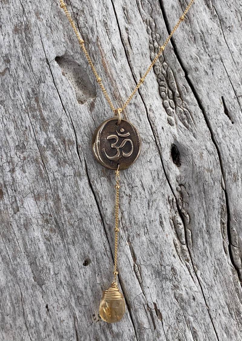 Handgemachte Gold Filled Om Lariat Zarte Halskette Mit Citrin Tropfen Handgemachte Gold Filled Om Lariat Zarte Halskette Mit Citrin Tropfen von BeehiveJewelryStore