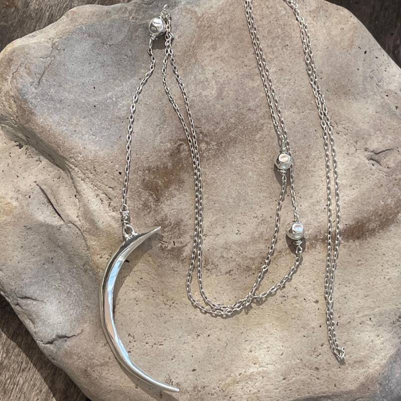 Handgemachte Sterling Silber Lange Halbmond Lariat Halskette Handgemachte Sterling Silber Lange Halbmond Lariat Halskette von BeehiveJewelryStore