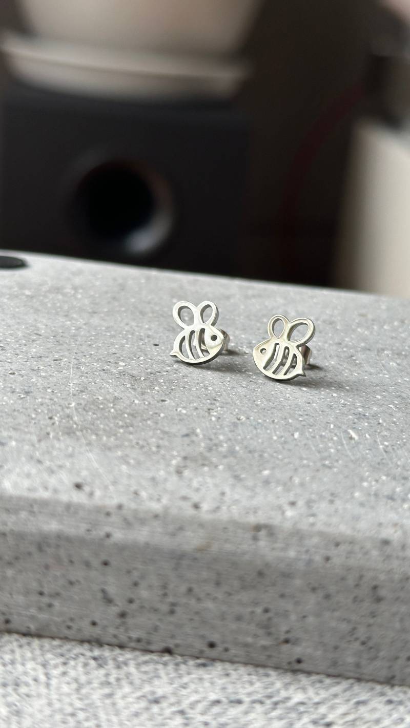 Biene Hummel Paar Frühling Sommer Natur Ohrstecker Ohrring Schmuck Tier Aus Edelstahl Auch Für Kinder Motiv Süß Niedlich Insekt von BeekesCreativStudio