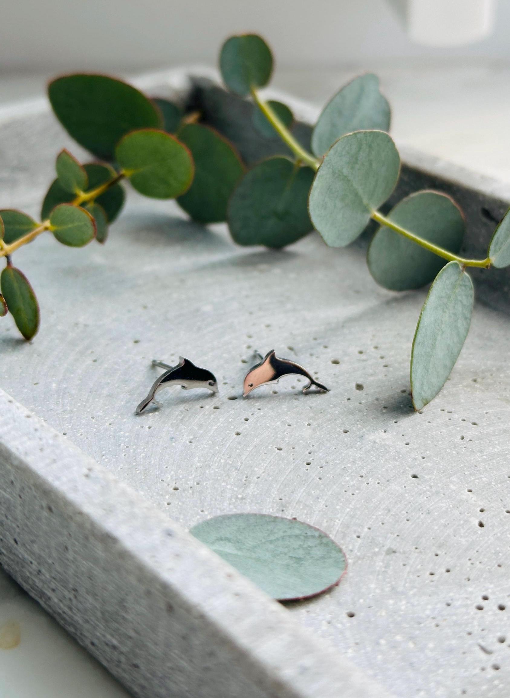 Delfin Ohrstecker - Verspielt, Elegant & Zeitlos von BeekesCreativStudio