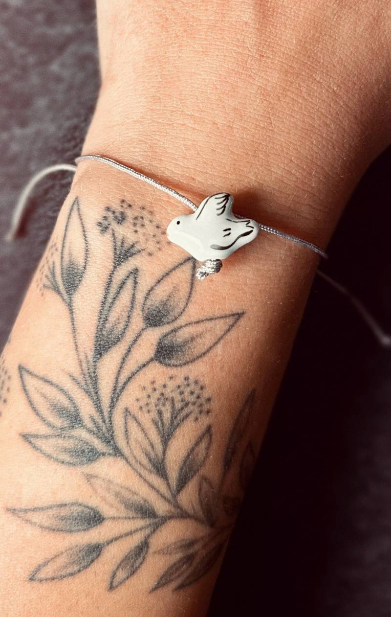Makramee Armband Mit Weißer Tauben Keramikperle Freundschafft Hoffnung Glaube Frieden Jahrestag Weihnachtsgeschenk von BeekesCreativStudio