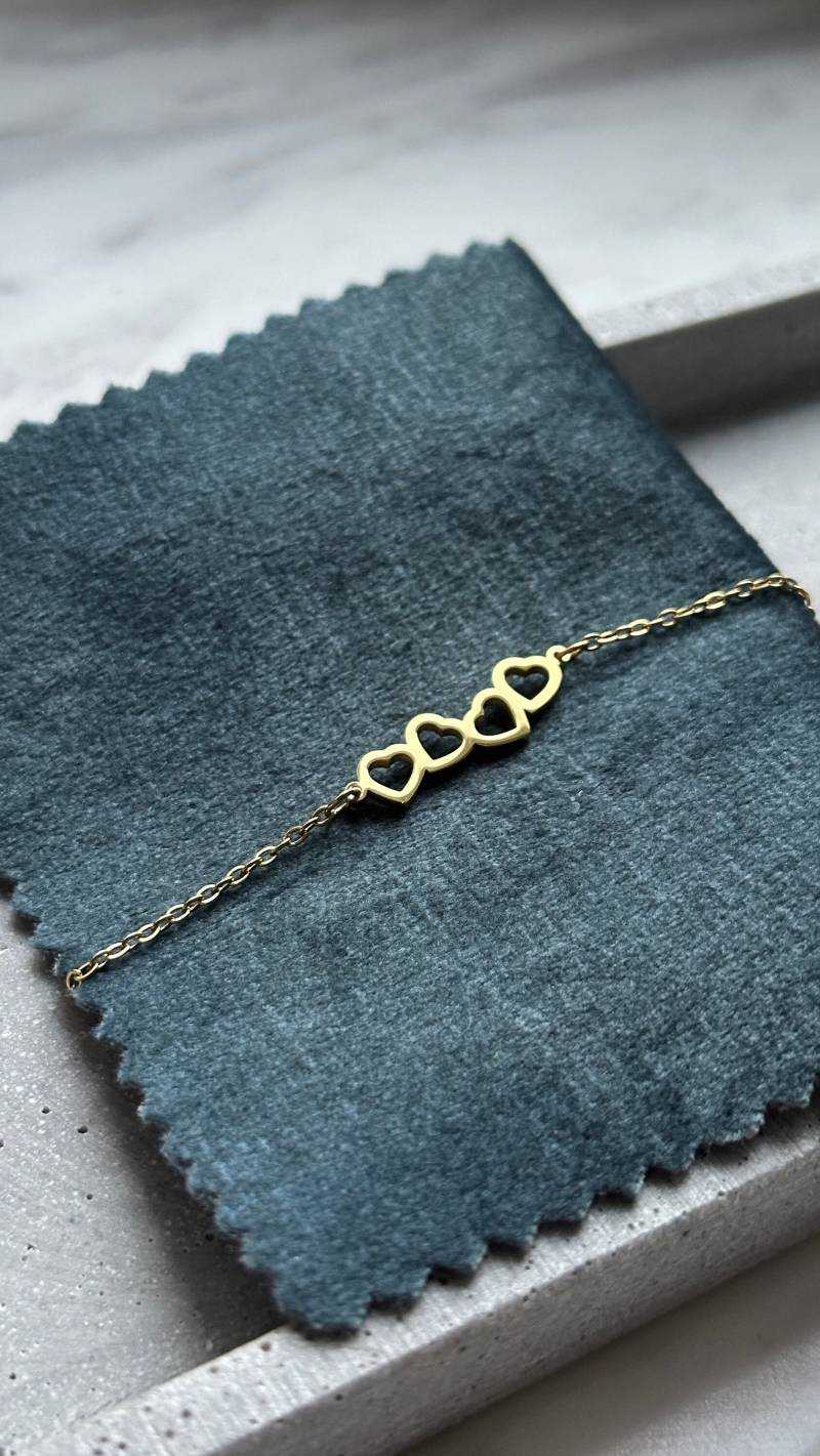 Süßes Verbundene Herzen Armband Für Paare Oder Freunde Gold Silber Aus Edelstahl - Persönliches Geschenk von BeekesCreativStudio