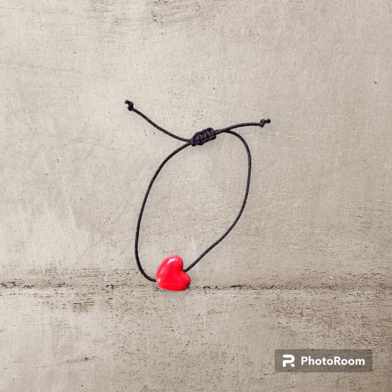 Verstellbares Makramee Armband Mit Roter Herzperle Aus Keramik Geschenk Liebe Weihnachten Jahrestag Geburtstag von BeekesCreativStudio