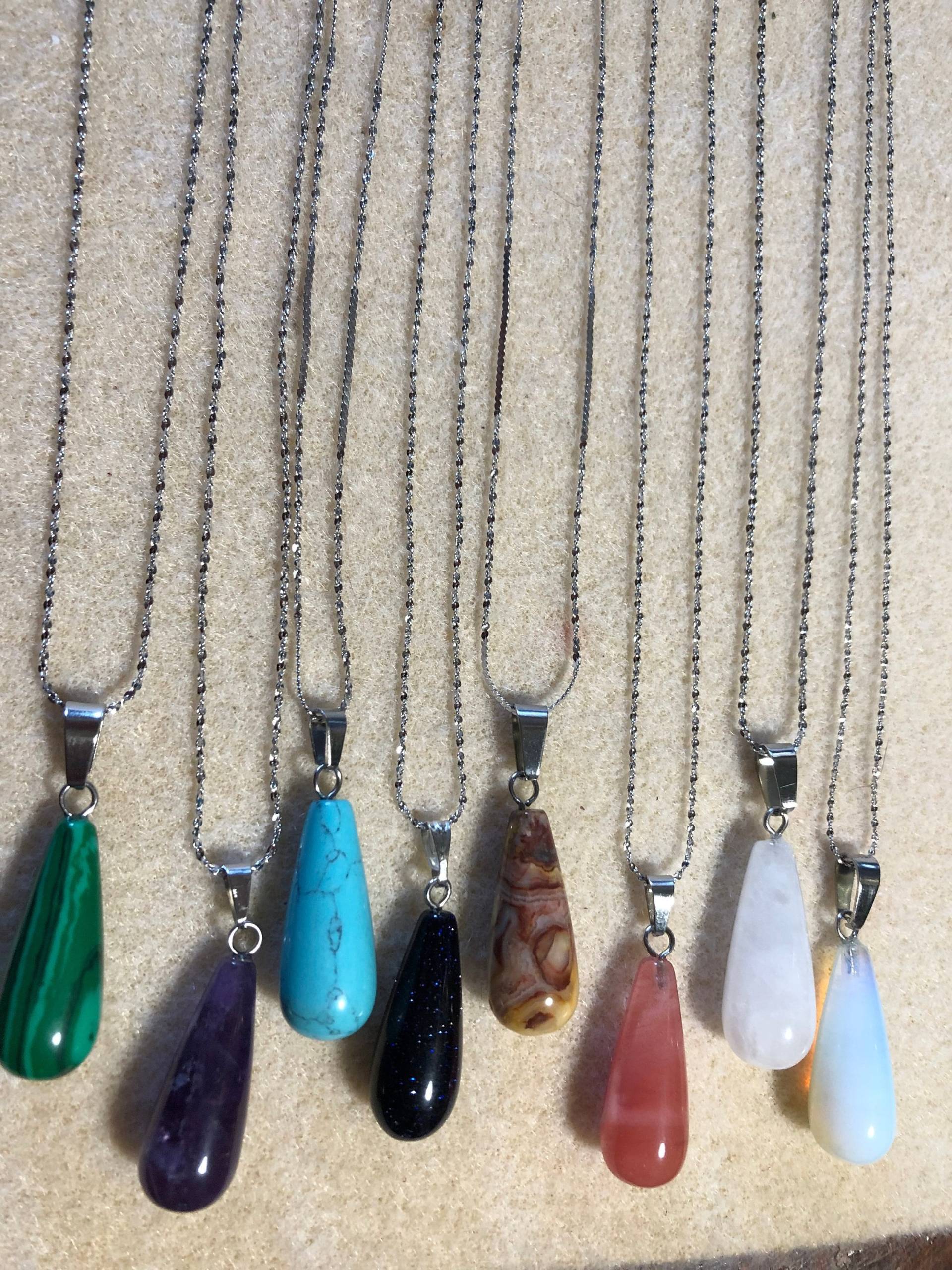 Natürliche Edelstein Teardrop Anhänger Sterling 17 in Kette von BeeoriginalCrafts