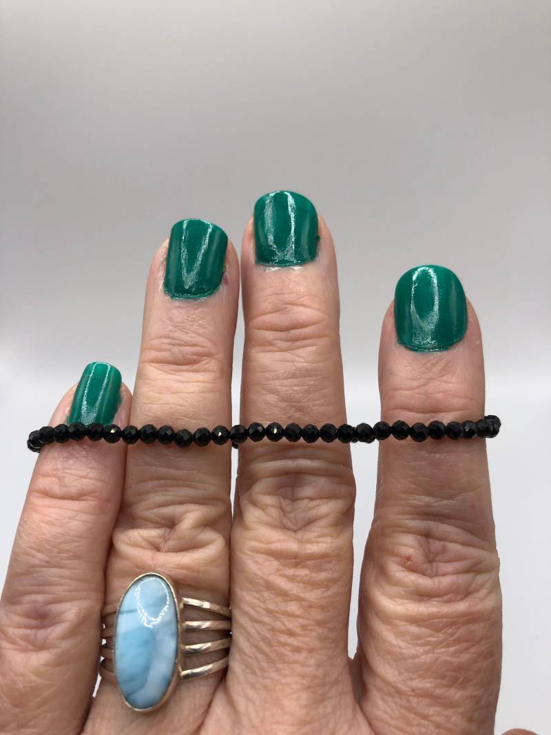 Schwarzer Turmalin 3 Mm Natürlicher Zierlicher Echter Edelstein Mikro Facettiertes Armband Vertreibt Negativität Erdungsstein Wurzel Chakra von BeeoriginalCrafts