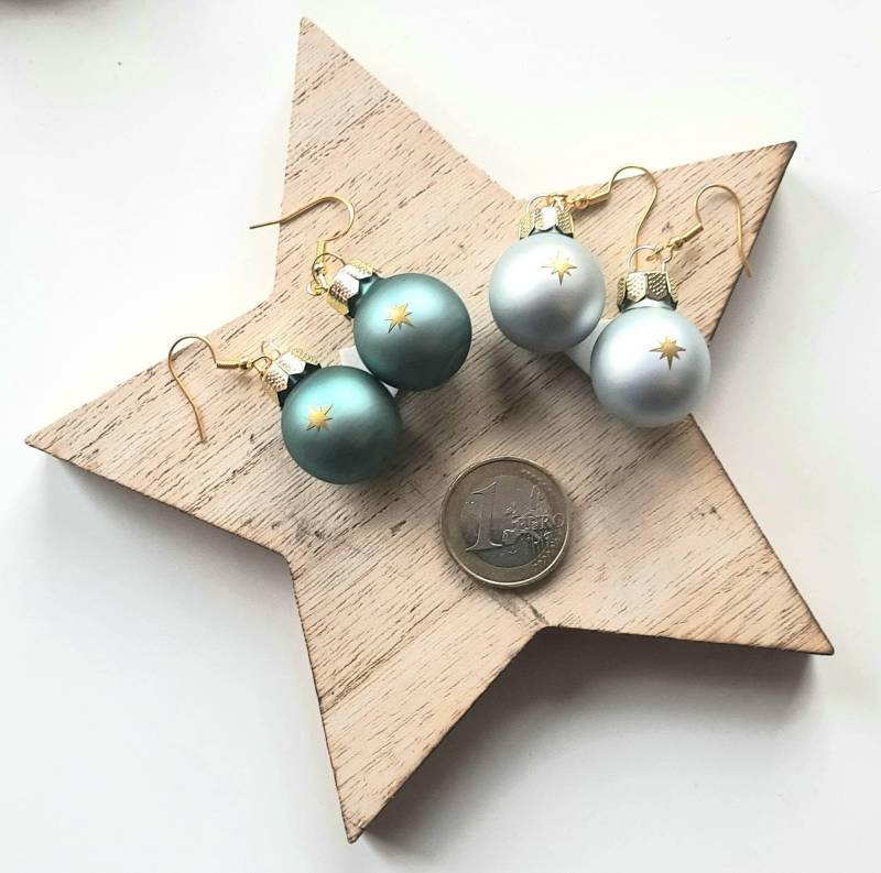 Weihnachtsohrringe, Ohrringe Baumkugeln, Weihnachtsgeschenk, Kugelohrringe, Grün, Rot, Weiß, Rosa von BeereOnTop