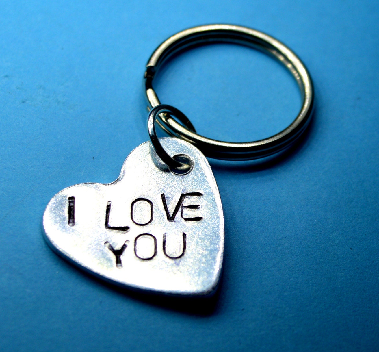 Ich Liebe Dich, Personalisiertes Geschenk, Schlüsselanhänger, Geschenk Geschenke Für Ihn, Freund, Herz Jungvermählten Von Braut Zu Bräutigam von BeesHandStampedGifts