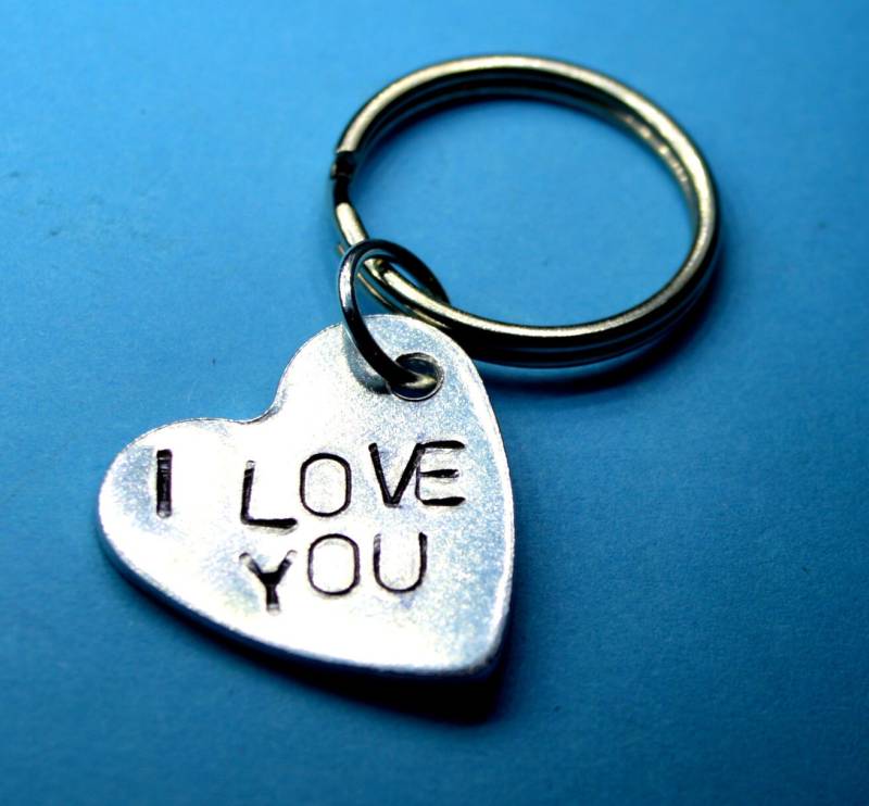 Ich Liebe Dich, Personalisiertes Geschenk, Schlüsselanhänger, Geschenk Geschenke Für Ihn, Freund, Herz Jungvermählten Von Braut Zu Bräutigam von BeesHandStampedGifts