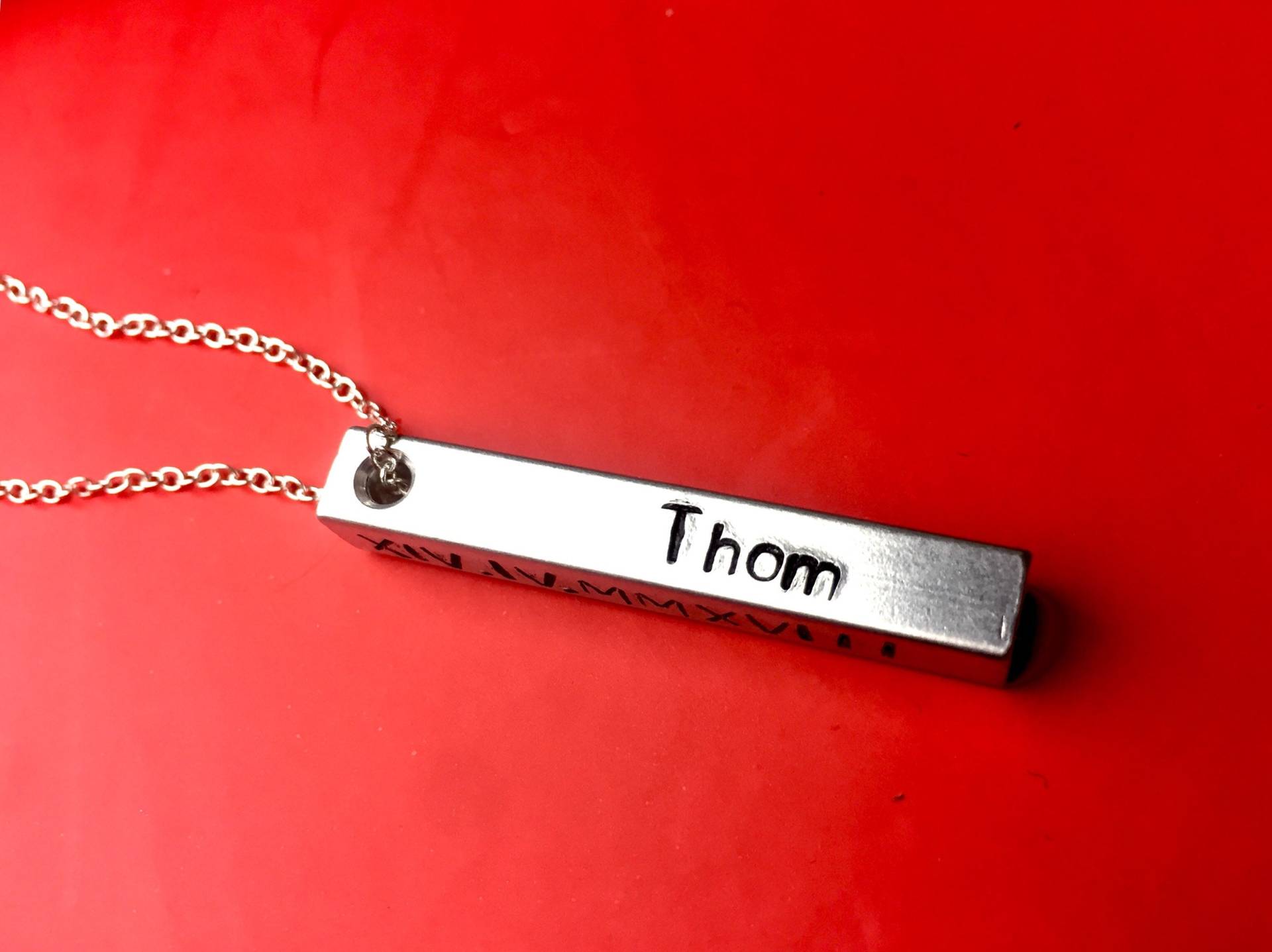 Personalisierte Bar Halskette Für Ihn Gravierte Hand Gestempelt Handgemachte Schrulligen Buchstaben Geschenkideen Geburtstagsgeschenk von BeesHandStampedGifts