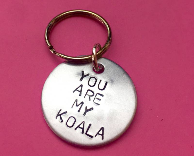 "Personalisierter "You Are My Koala" Schlüsselanhänger, Jubiläums - Und Weihnachtsgeschenk." von BeesHandStampedGifts
