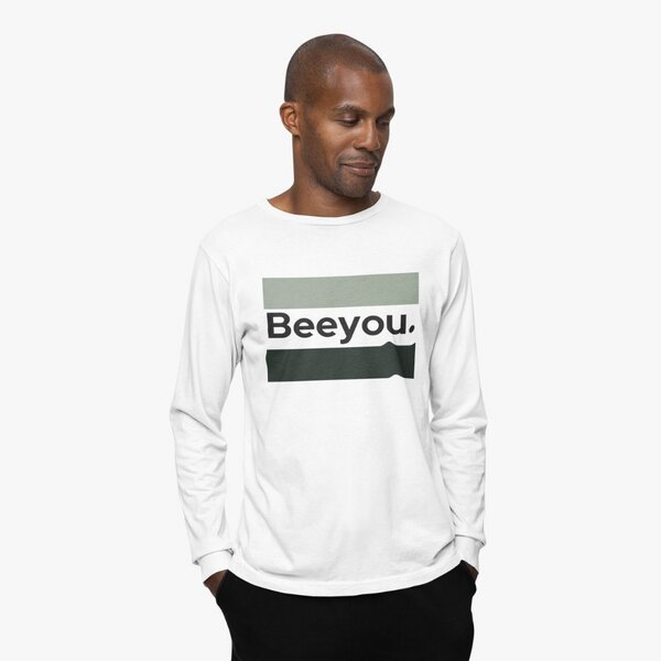 Beeyou. Clothes Longsleeve aus Bio-Baumwolle mit Beeyou.-Flag von Beeyou. Clothes