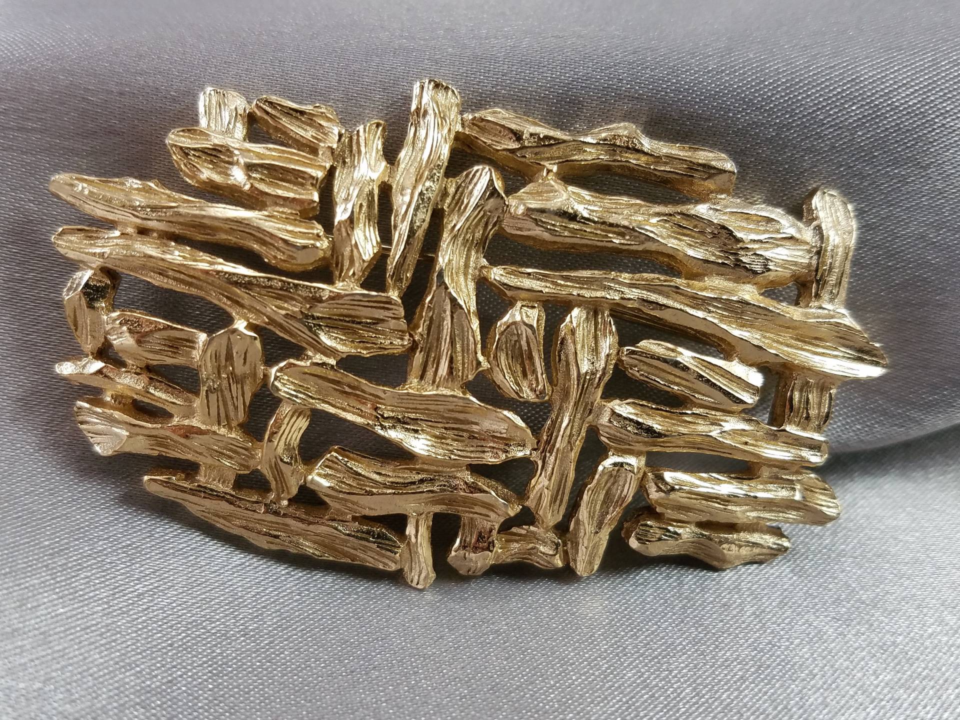 Anstecknadel//Brosche//Rustikal//Natur Inspiriert//Goldton/Metall//Holzsplitter Und Rinde// Geschenk Für Sie// Vintage Schmuck von BeforeItDisappears