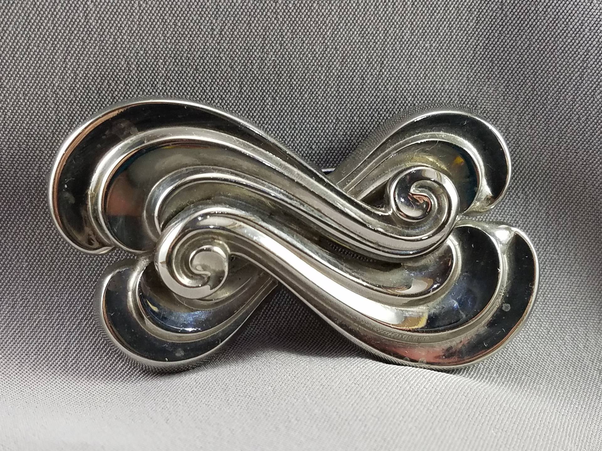 Anstecknadel//Coro//Schleife//Silberfarben//Paisley//Gepresstes Metall//50Er Jahre Schmuck//Vintage Schmuck//4 Einzelstücke//Gemarkt Auf Jedem von BeforeItDisappears