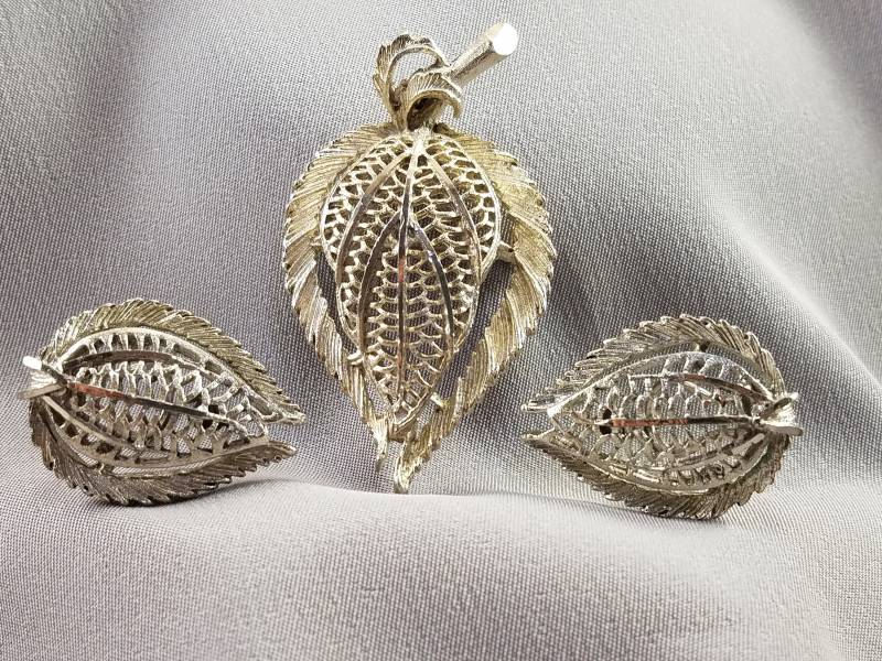 Brosche Und Ohrringe Bsk Silber Blätter Clip On Openwork Detaillierte Matte Sammler Geschenk Für Ihren Jahrestag Geburtstag Hochzeit Vintage von BeforeItDisappears