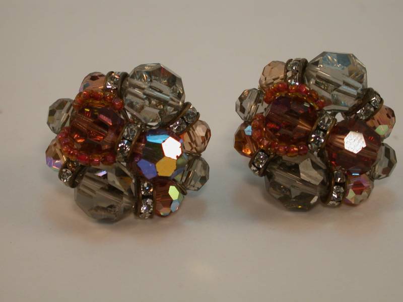 Ohrringe// Vendome//Smokey Facettierte Kristallperlen//Kupfer Facettierte Kristallperlen// Aurora Borealis // Runde Kleine Klare Strassstein-Teiler von BeforeItDisappears