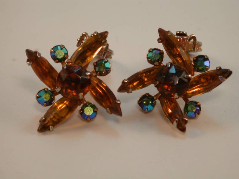 Ohrringe//Marquisschliff Kristall//Großer Runder Brauner Kristall// 4 Kleine Türkise Aurora Borealis Steine//Alle Zacken//Alle Offenen Rückseite von BeforeItDisappears