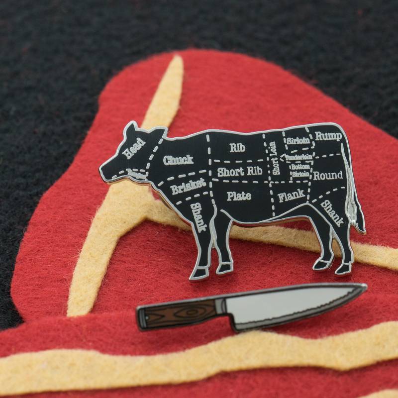 Silber Kuh Butcher Cuts Diagram Und Kochmesser Set Hard Enamel Revers Pin | Zwei Pins von BeginIndustries