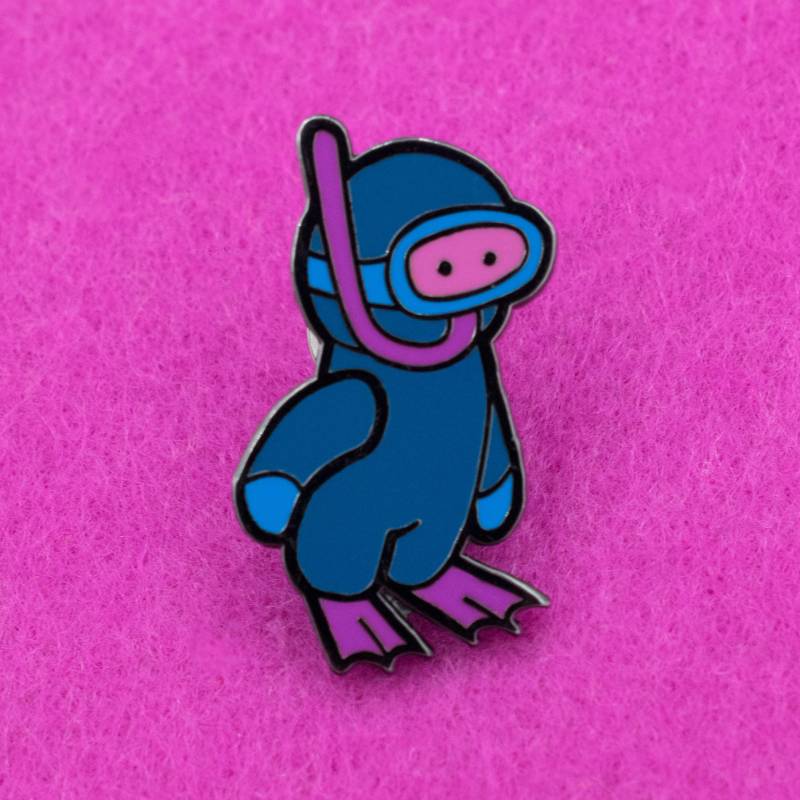 Taucher Dan Hard Enamel Pin | Begin Industries X Ken Ives von BeginIndustries