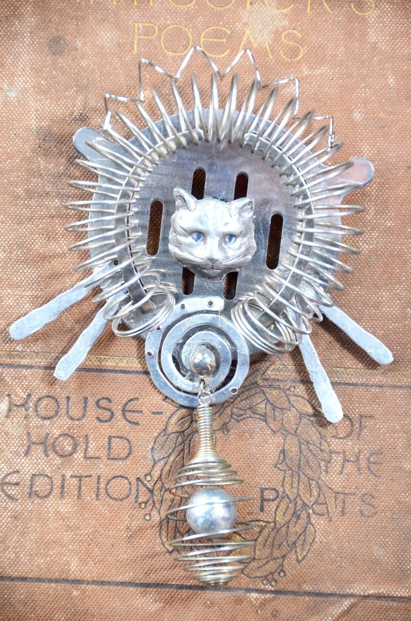 Handgemachte Katzen Brosche | Recycelter Schmuck Kitsch Kätzchen Katze Brosche Koch Katzen Und Küchen Für Den von BeheldBouquets