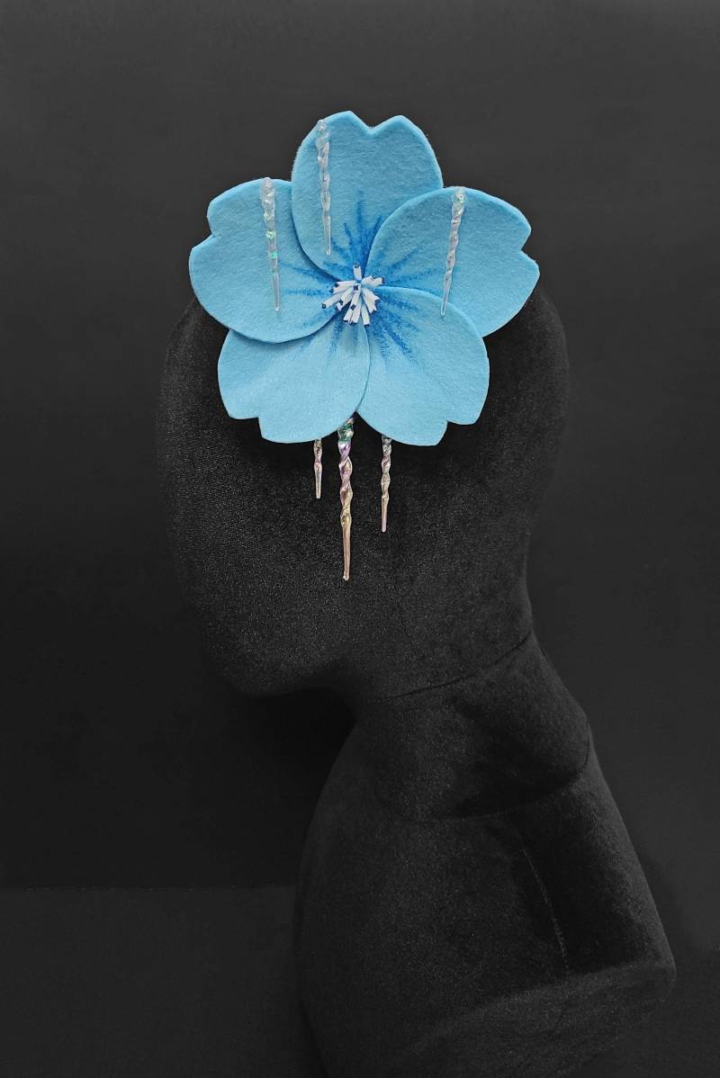 Gefrorene Kirschblüte Fascinator ~Made To Order von BeholderBySheena