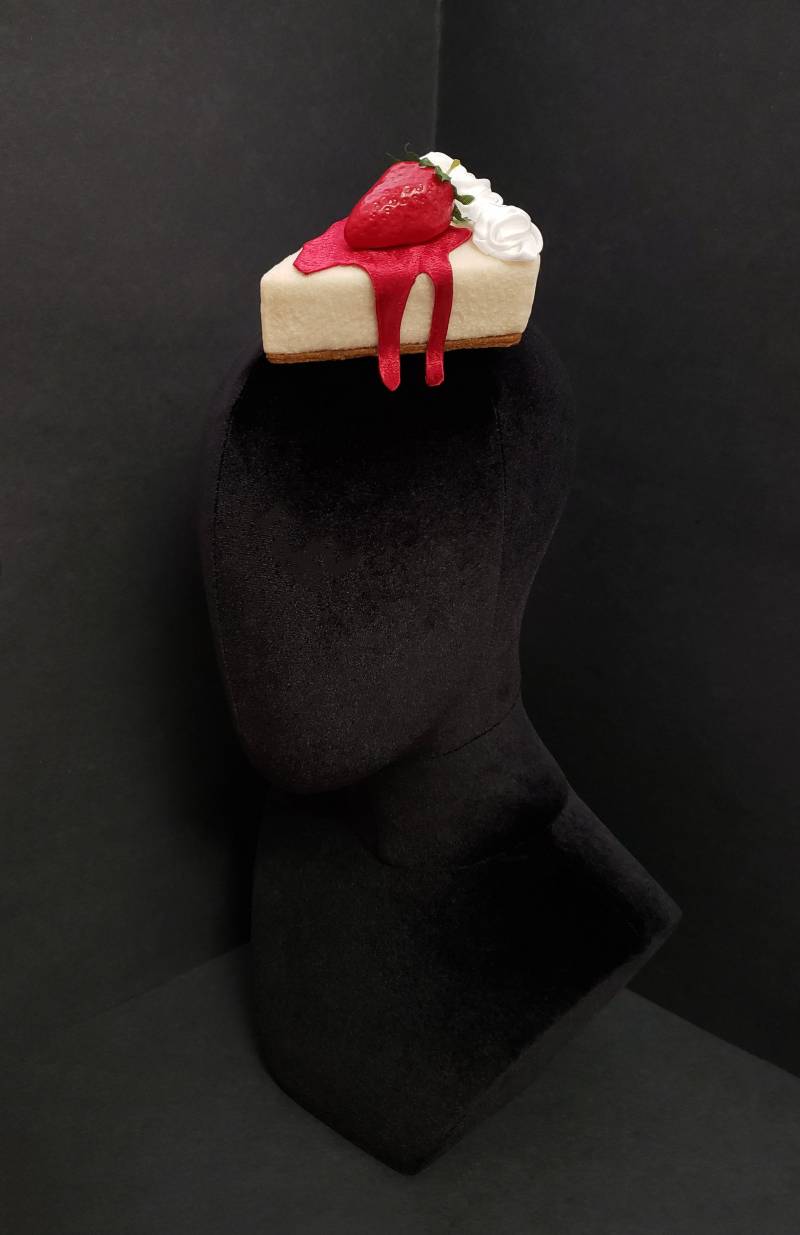 Süßer Käsekuchen Scheibe Fascinator in Uni, Erdbeere, Schoko, Himbeere Oder Karamell ~ Made To Order Süßer Käsekuchen Scheibe Fascinator in Uni, Erdbeere, Schoko, Himbeere Oder Karamell ~ Made To Order von BeholderBySheena