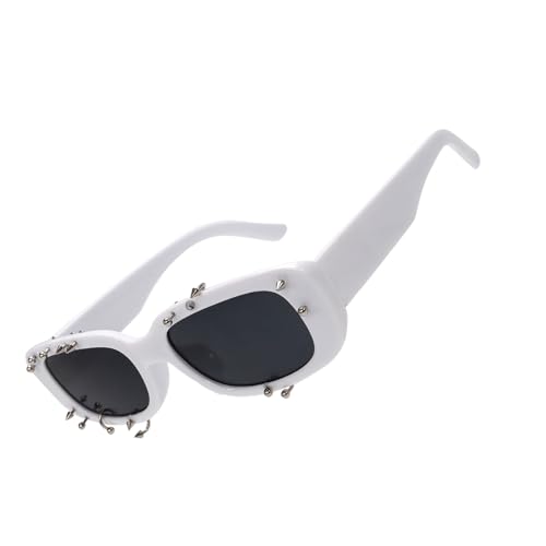 Beimus Punk-Sonnenbrille mit Metallnieten, UV400, polarisierte Gläser, Retro-Streetwear-Brille für Musik-Festivals, Sonnenschutz, Brillen, Weißer Rahmen, grauer Kuchen Beimus Punk-Sonnenbrille mit Metallnieten, UV400, polarisierte Gläser, Retro-Streetwear-Brille für Musik-Festivals, Sonnenschutz, Brillen, Weißer Rahmen, grauer Kuchen von Beimus