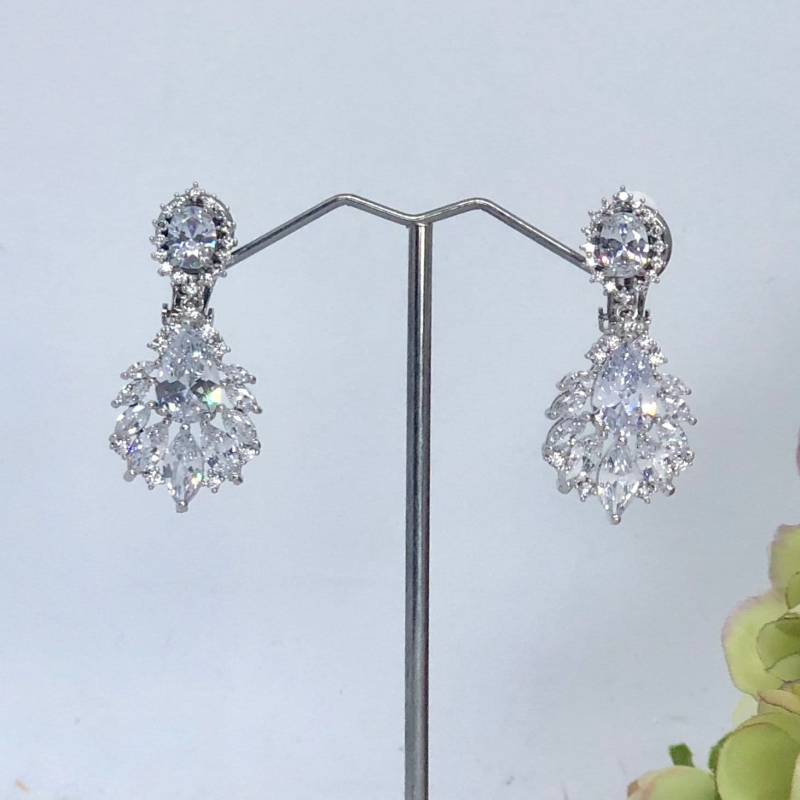 Kristall Braut Clip Auf Tropfen Ohrringe - Silber Hochzeit Kristall Braut Clip Auf Tropfen Ohrringe - Silber Hochzeit von BejewelledBridal