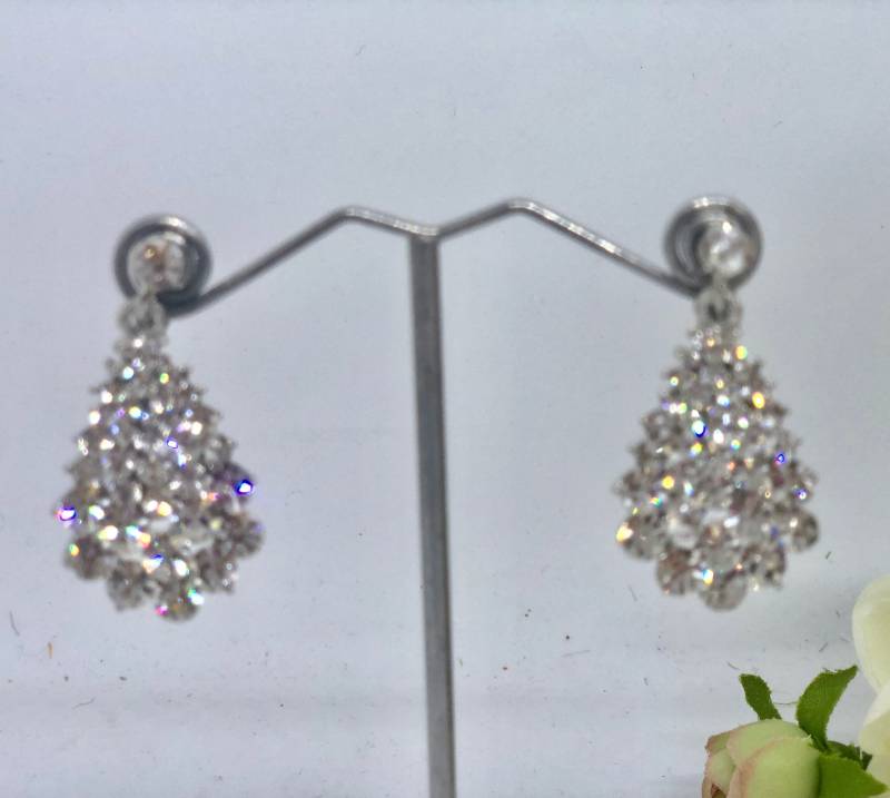 Kristall Teardrop Ohrklips Silber Braut Hochzeitsschmuck Kristall Teardrop Ohrklips Silber Braut Hochzeitsschmuck von BejewelledBridal