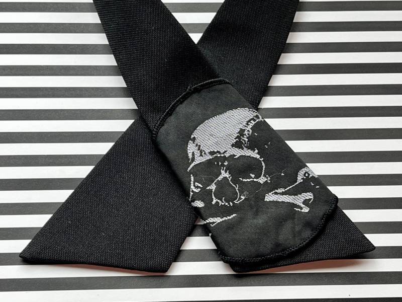 Memento Mori Krawatte Memento Mori Krawatte von BelExplores