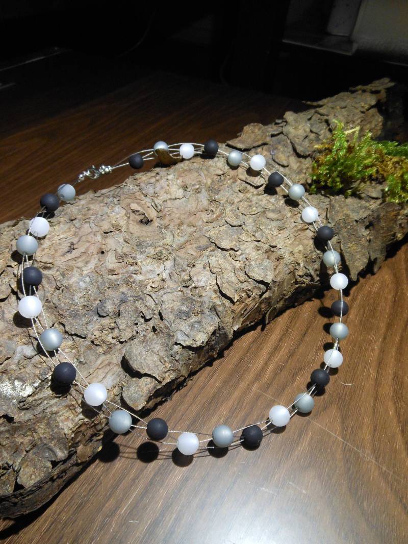 3-Reihige Schwarz Grau Weiss Polariskette Polaris Kette Halskette von BelasPerlenparadies