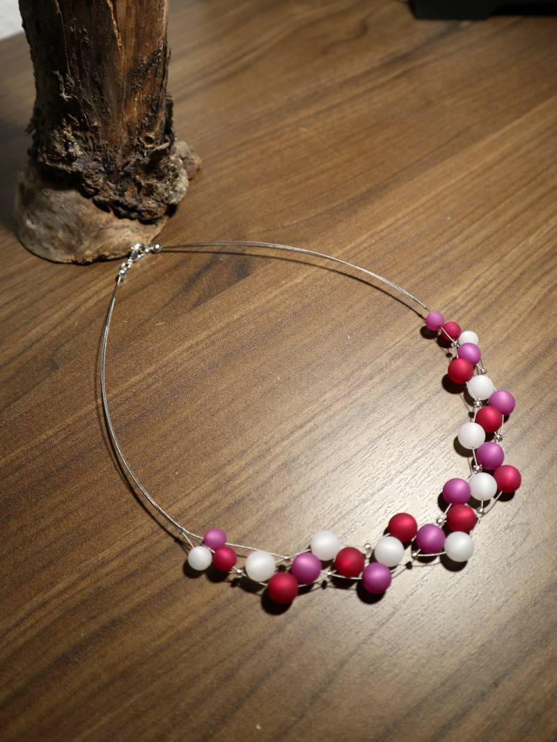 Perlenkette 3-Reihige Weiß Lila Rosa Polariskette Polaris Kette Halskette von BelasPerlenparadies