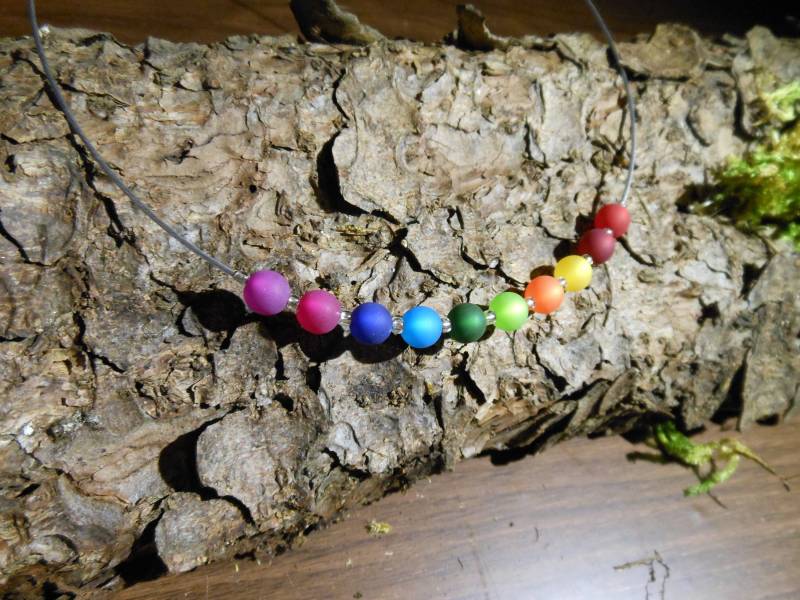Perlenkette Polaris Kette Regenbogen Collier Halskette Halb Bunt von BelasPerlenparadies