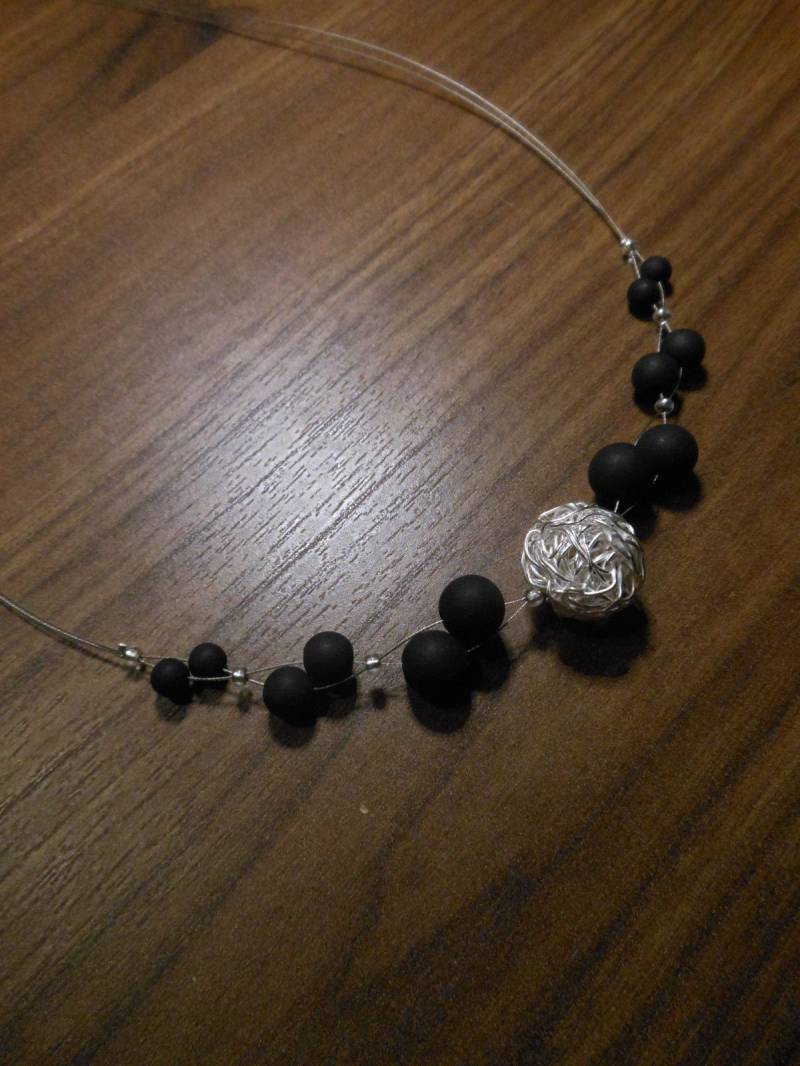 Perlenkette Schwarz Polariskette Mit Wickelperle Halskette Collier Polaris Kette von BelasPerlenparadies