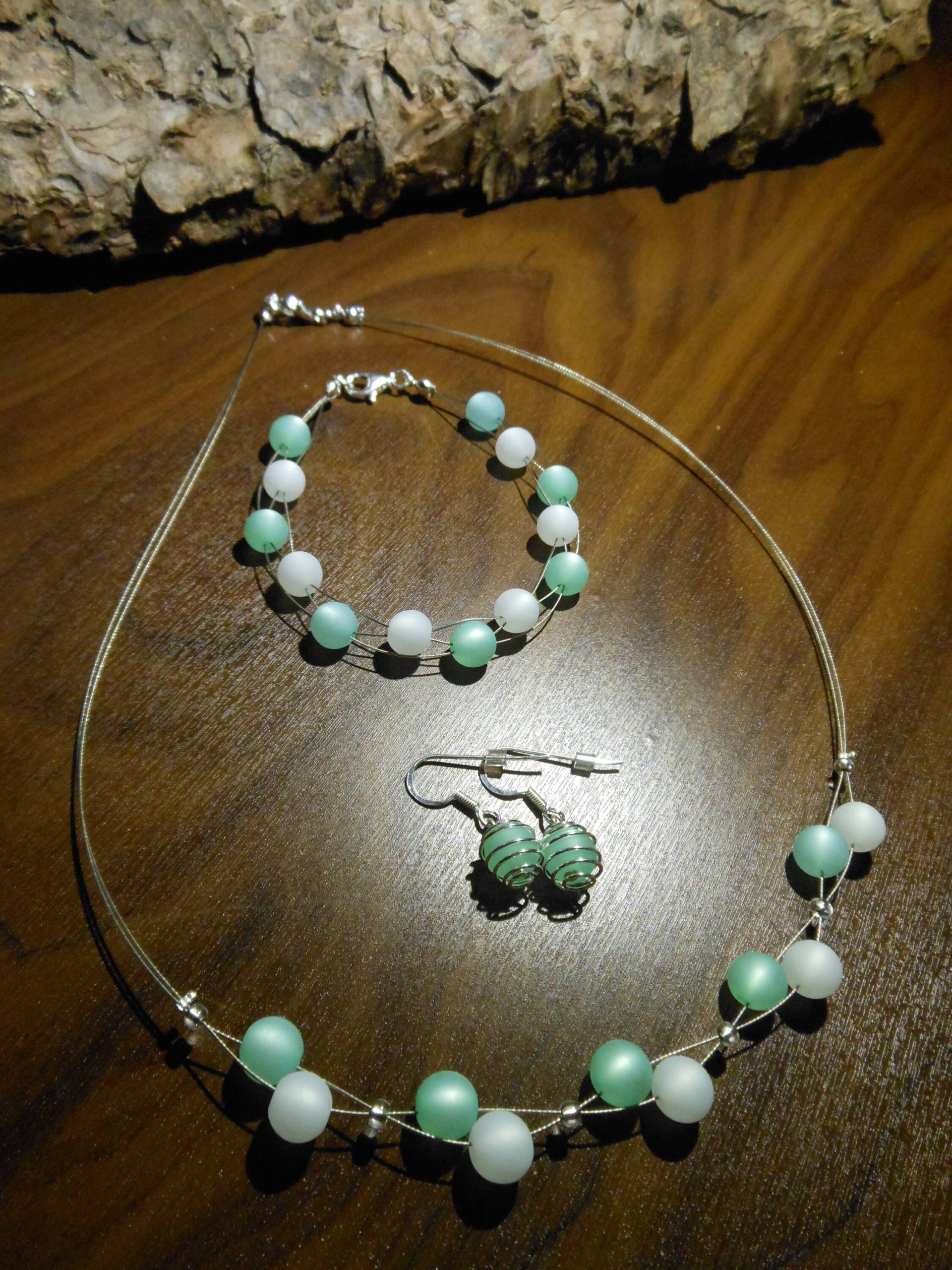 Perlenschmuckset Schmuckset Polarisperlen Polaris Weiss Mint Kette Armband Ohrring von BelasPerlenparadies
