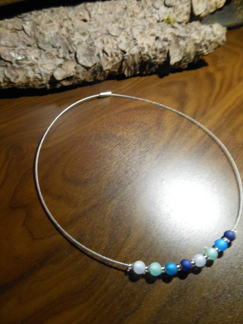 Polaris Kette Weiss Blau Hellblau Dunkelbau Collier Halskette Halb von BelasPerlenparadies