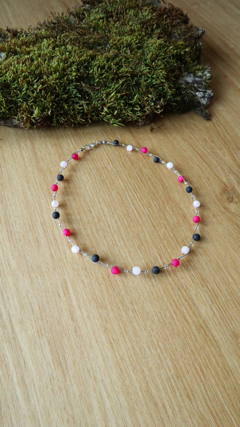 Zarte Polariskette Pink Schwarz Halskette Polaris Kette von BelasPerlenparadies