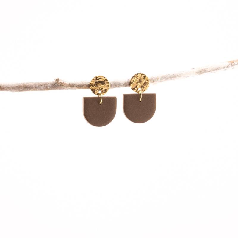 Ohrringe Juna, Polymer Clay in Braun, Klein Und Leicht, Goldene Strukturierte Stecker Ohrringe Juna, Polymer Clay in Braun, Klein Und Leicht, Goldene Strukturierte Stecker von Belcarat